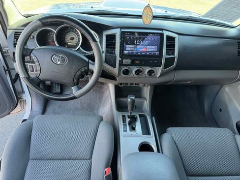 Used 2011 Toyota Tacoma PreRunner image 8