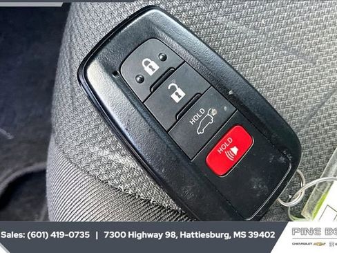 Used 2024 Toyota RAV4 XLE image 9