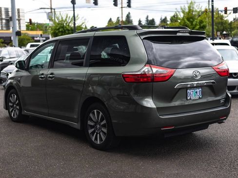 Used 2020 Toyota Sienna Limited AWD/4WD image 9