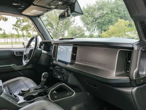 Used 2022 Ford Bronco Outer Banks image 19