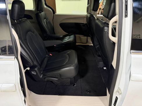 Used 2022 Chrysler Voyager LX w/ Fleet Security Group FWD image 30