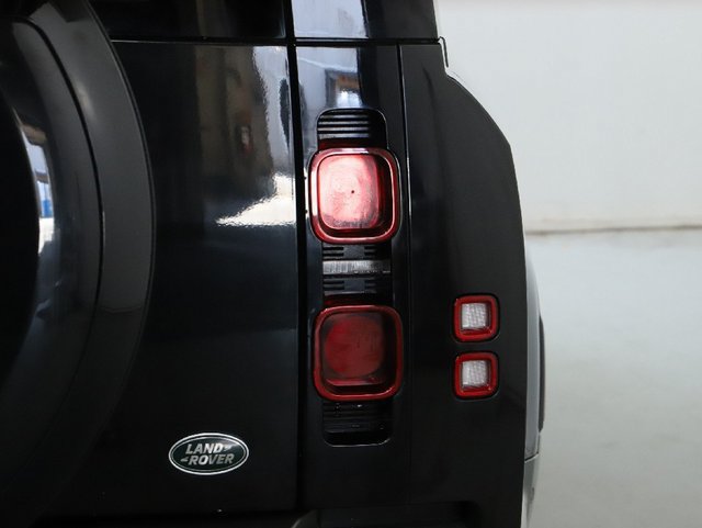 Used 2023 Land Rover Defender 130 X-Dynamic SE AWD/4WD image 49