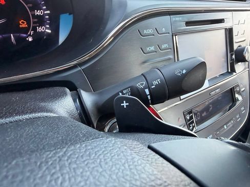 Used 2015 Toyota Avalon XLE Touring FWD image 17