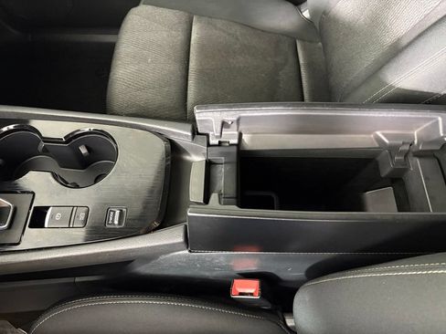 Used 2024 Nissan Rogue SV FWD image 36