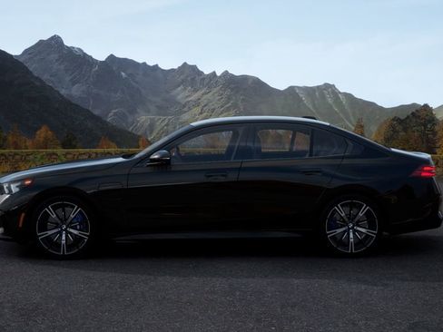 New 2027 BMW 550e xDrive AWD/4WD image 31