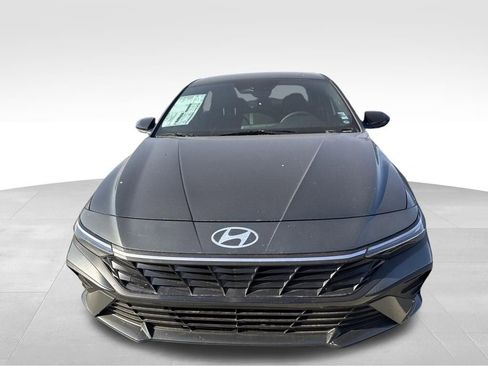 New 2026 Hyundai Elantra SEL Sport Premium FWD image 2