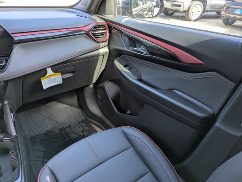 New 2025 Chevrolet TrailBlazer RS w/ Convenience Package image 9