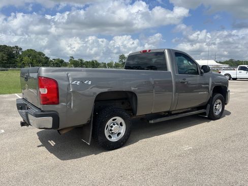 Used 2009 Chevrolet Silverado 2500 W/T AWD/4WD image 2