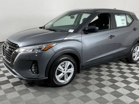 New 2025 Nissan Kicks Play S FWD image 8