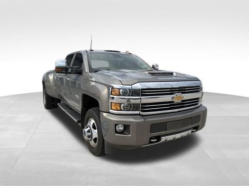 Used 2017 Chevrolet Silverado 3500 High Country w/ Duramax Plus Package AWD/4WD image 3
