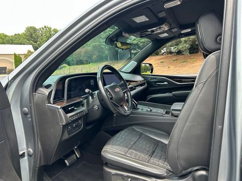 Used 2023 Cadillac Escalade ESV Sport Platinum w/ LPO, ONYX Package AWD/4WD image 37