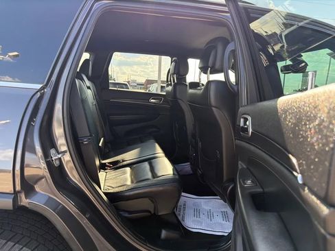 Used 2018 Jeep Grand Cherokee Limited AWD/4WD image 14