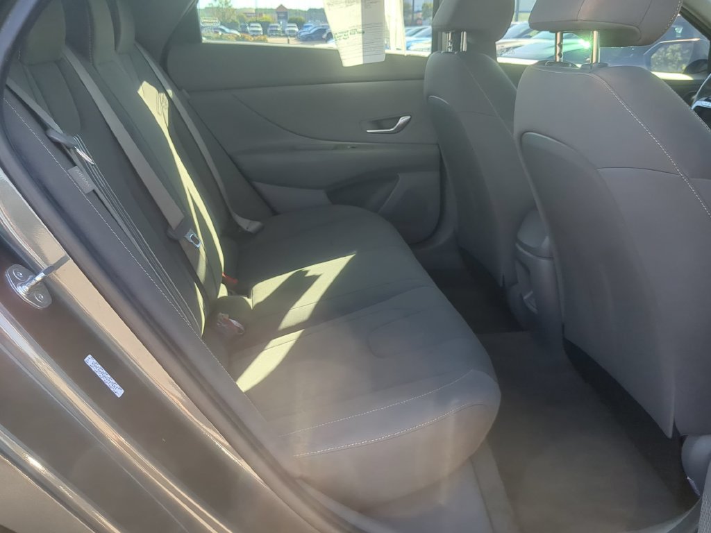 Used 2024 Hyundai Elantra SEL FWD image 24