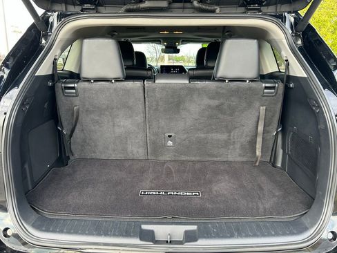 Used 2024 Toyota Highlander Limited AWD/4WD image 27