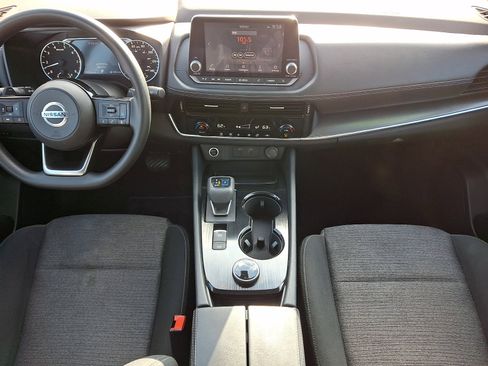 Used 2021 Nissan Rogue SV image 15