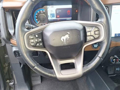 Used 2024 Ford Bronco Outer Banks AWD/4WD image 13