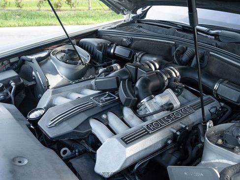 Used 2005 Rolls-Royce Phantom Sedan RWD image 16