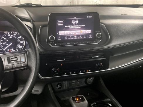 Used 2024 Nissan Rogue SV image 18