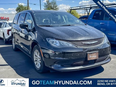Used 2023 Chrysler Voyager LX FWD image 1