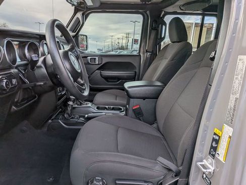 Used 2023 Jeep Gladiator Sport image 13