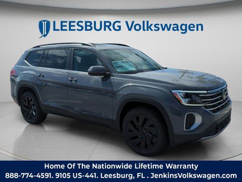 New 2026 Volkswagen Atlas SE image 1
