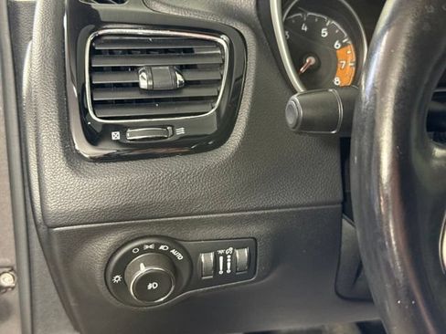 Used 2018 Jeep Compass Limited w/ Navigation Group AWD/4WD image 19