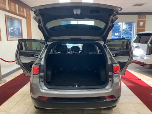Used 2023 Jeep Compass Limited AWD/4WD image 7