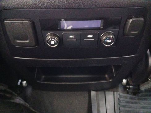 Used 2020 Chevrolet Suburban LT image 26