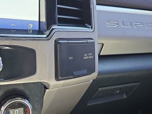 Used 2022 Ford F250 Lariat w/ Lariat Ultimate Package AWD/4WD image 30