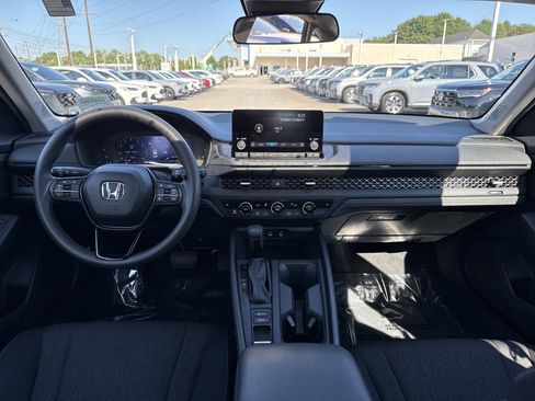 Certified 2025 Honda Accord SE image 30
