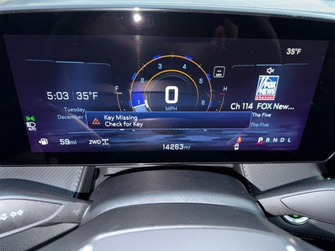 Used 2025 Chevrolet Equinox LT w/ Safety and Technology Package image 18