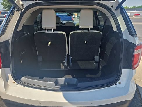 Used 2016 Ford Explorer Platinum AWD/4WD image 27