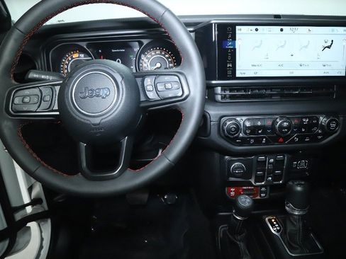 Used 2024 Jeep Wrangler Unlimited Rubicon image 27