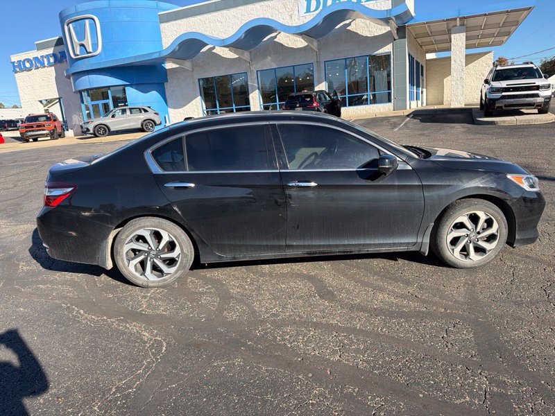 Used 2017 Honda Accord EX-L image 7