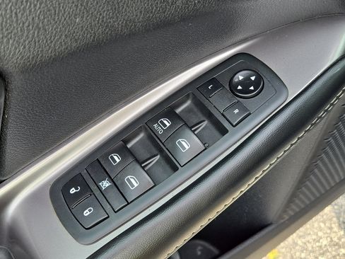 Used 2020 Dodge Journey Crossroad w/ Popular Equipment Group FWD image 16