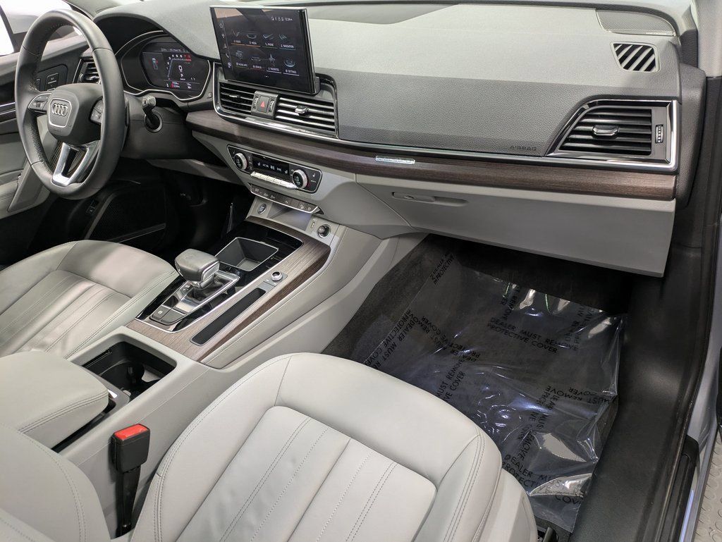 Used 2022 Audi Q5 2.0T Premium Plus w/ Premium Plus Package AWD/4WD image 29