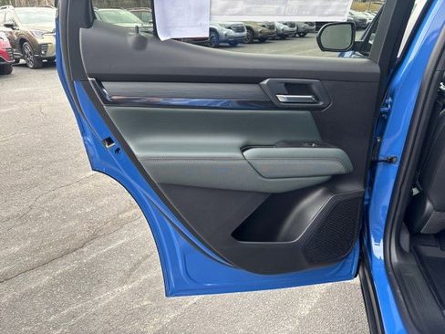 New 2026 GMC Terrain AT4 w/ Convenience Package III image 31