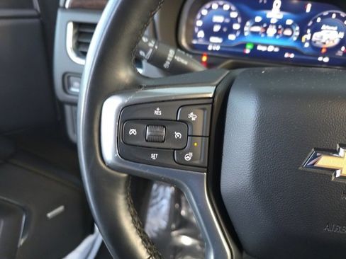 Used 2023 Chevrolet Suburban Premier image 32