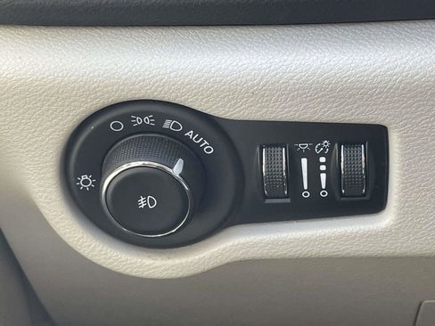 Certified 2023 Chrysler Pacifica Touring-L FWD image 31