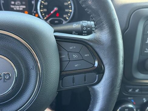 Used 2017 Jeep Renegade Altitude AWD/4WD image 22
