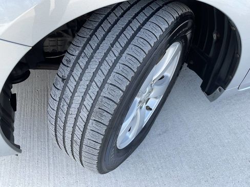 Used 2011 Toyota Sienna LE image 40