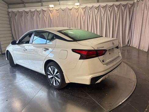 Used 2022 Nissan Altima 2.5 SV w/ SV Premium Package image 7