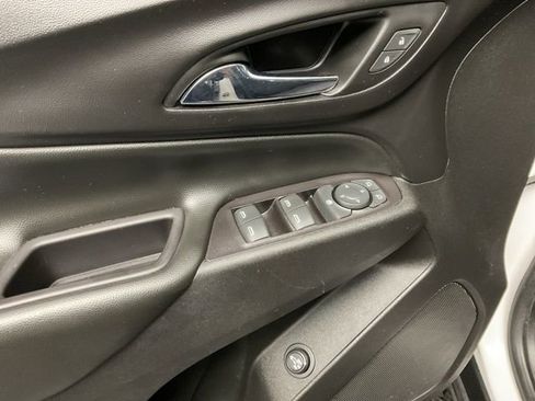 Used 2019 Chevrolet Equinox LT image 11