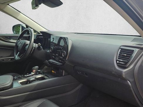 Used 2025 Lexus NX 250 FWD image 17