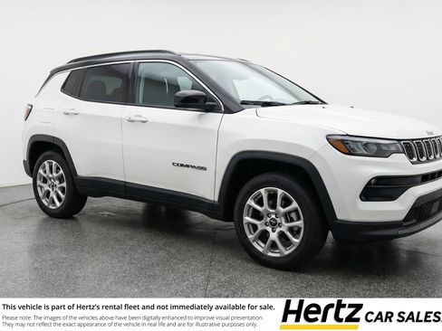 Used 2025 Jeep Compass Limited AWD/4WD image 1