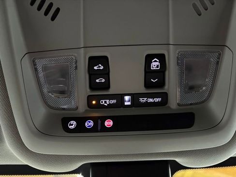 Used 2022 Chevrolet Equinox LT image 43