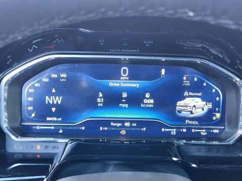 Used 2025 Chevrolet Silverado 1500 LT image 30