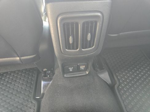 Used 2017 Jeep Compass Trailhawk w/ Leather Interior Group AWD/4WD image 11