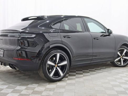 Used 2024 Porsche Cayenne Coupe image 9