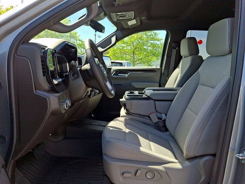 New 2026 GMC Sierra 1500 SLE w/ Preferred Package AWD/4WD image 9